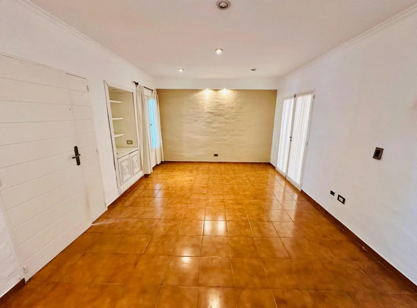 Casa a la venta en URCA! 3 Dor, Pileta, cochera, EXCELENTE estado! Escritura! 2