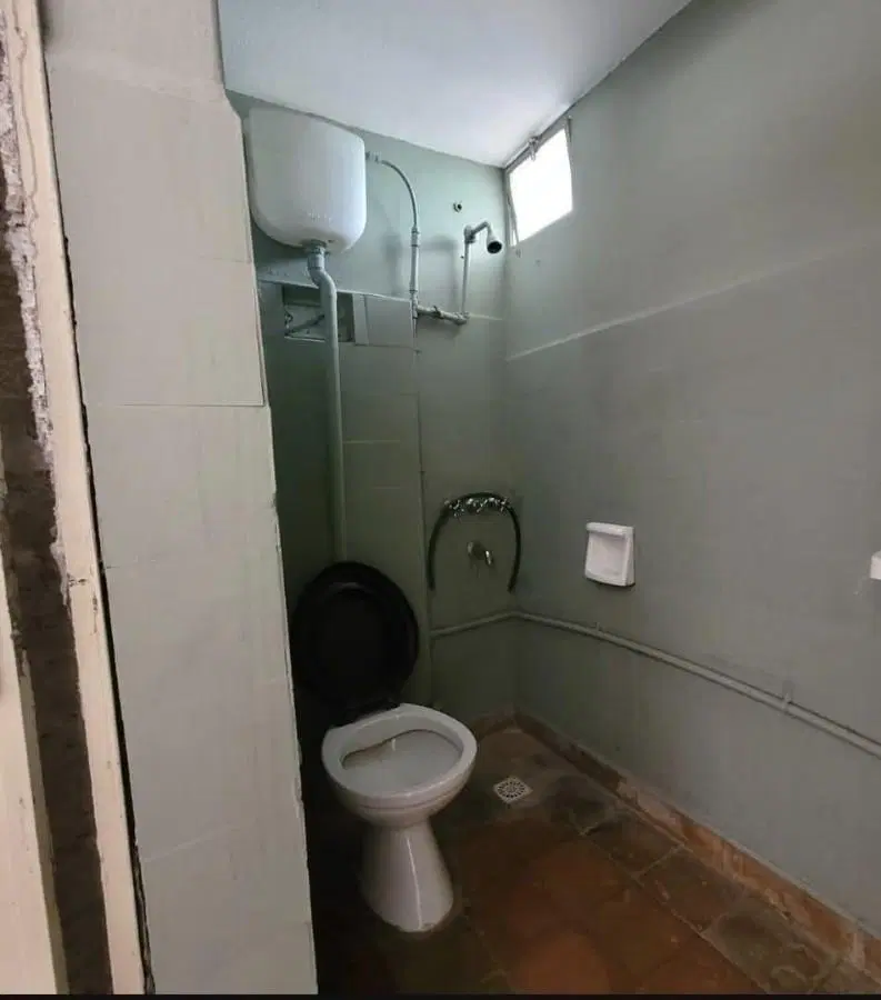 Local a la VENTA! Luis Agote 2900, frente vidriado, Gran oportunidad de inversión! 5
