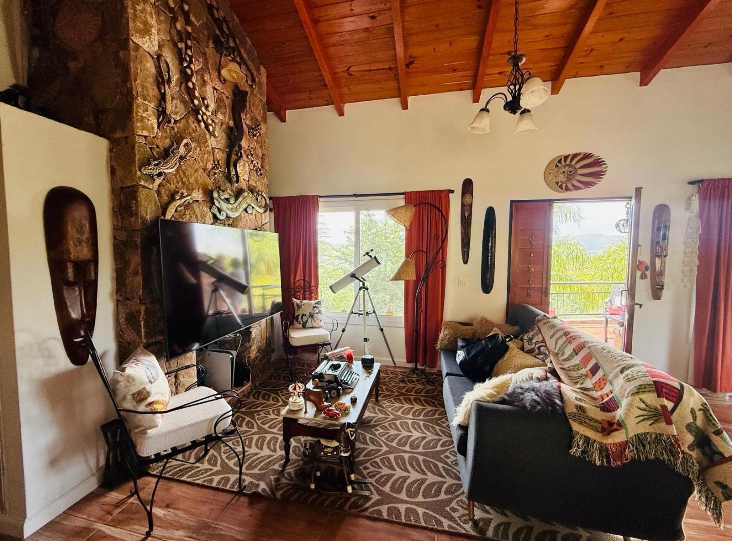 Foto de CASA EN VENTA VILLA CARLOS PAZ - 2 dormitorios - Pileta - gran terreno, imagen 4