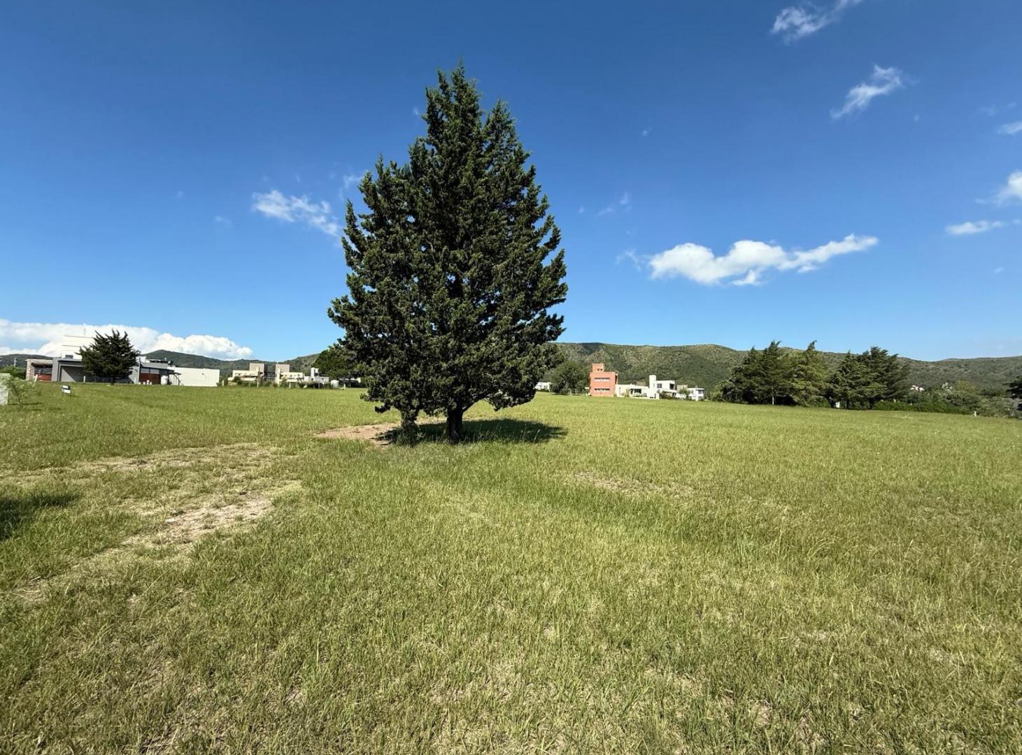 Foto de CARLOS PAZ GOLF COUNTRY CLUB - GRAN Y EXCLUSIVO LOTE EN ALTURA CON, imagen 4