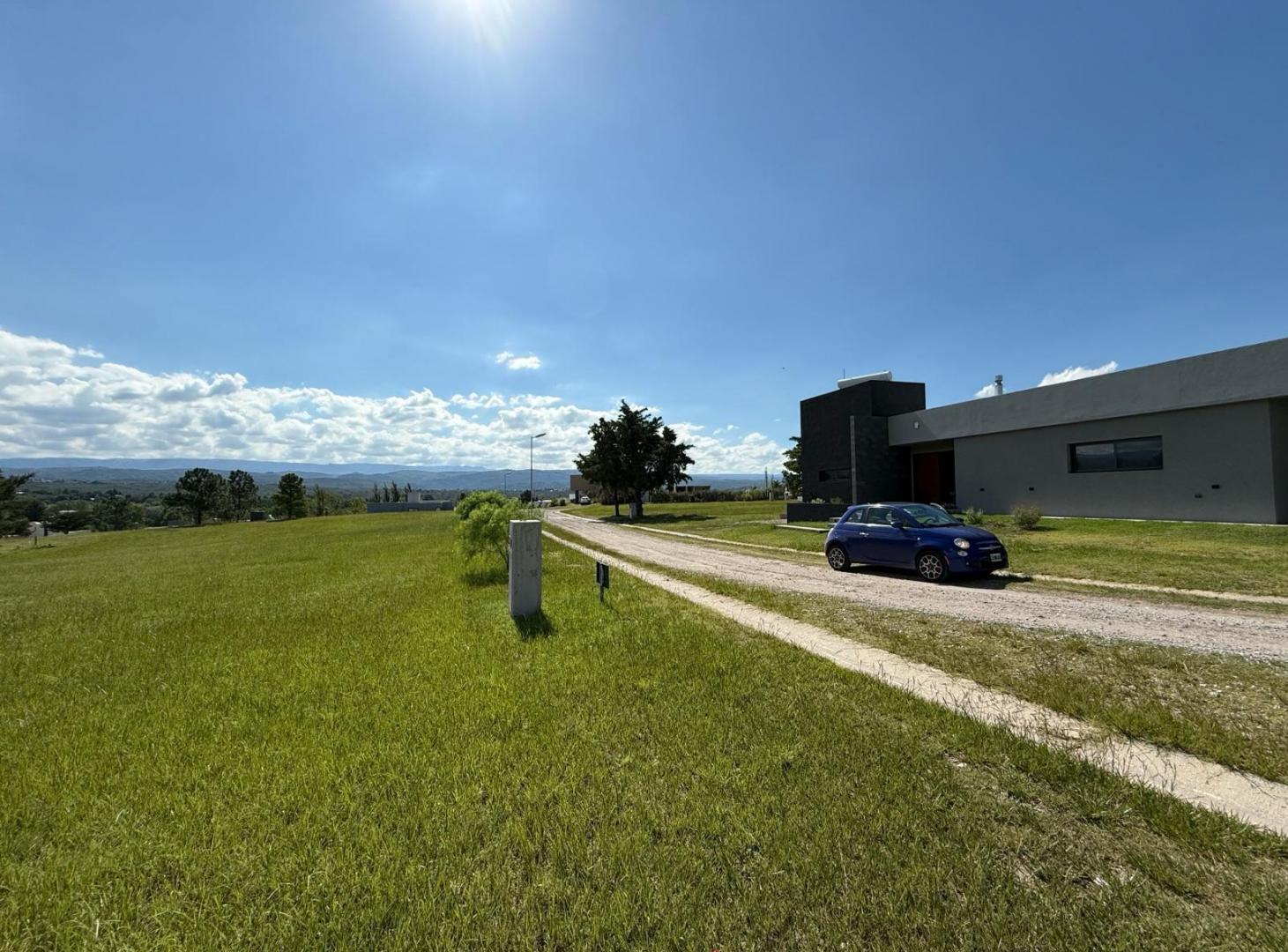 Foto de CARLOS PAZ GOLF COUNTRY CLUB - GRAN Y EXCLUSIVO LOTE EN ALTURA CON, imagen 1