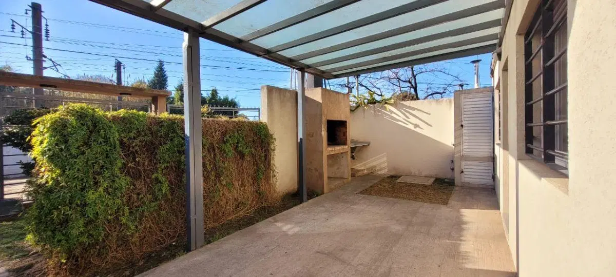 EXCELENTE DUPLEX EN COMPLEJO ADROGUE. 2