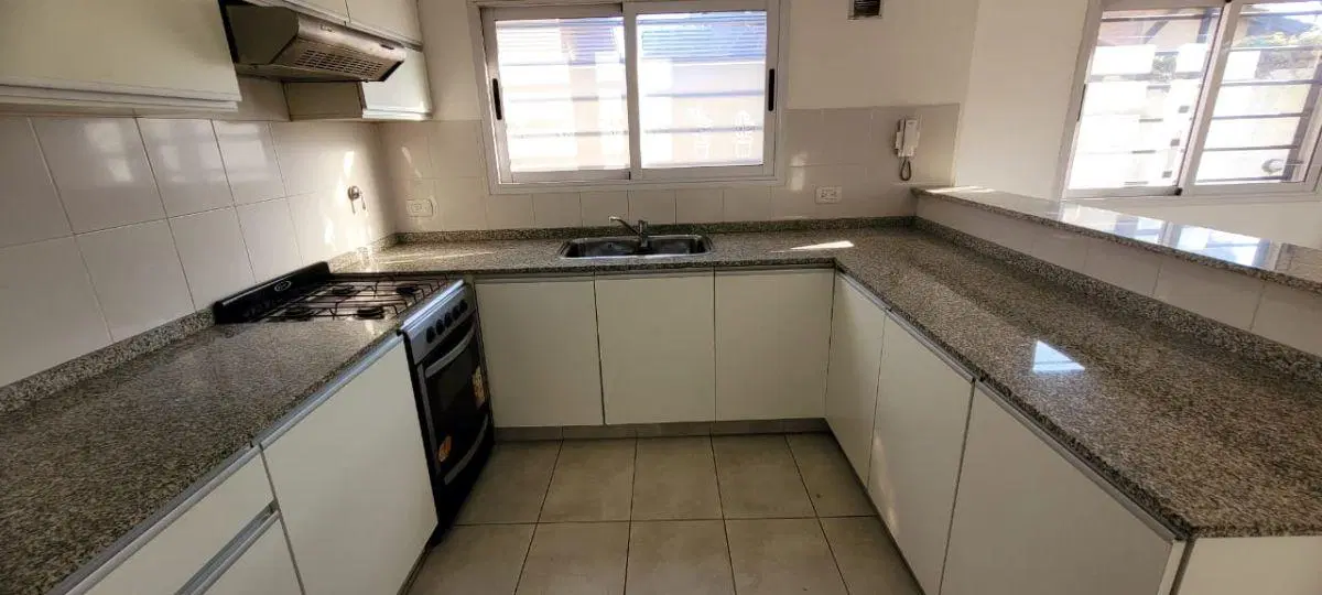 EXCELENTE DUPLEX EN COMPLEJO ADROGUE. 4