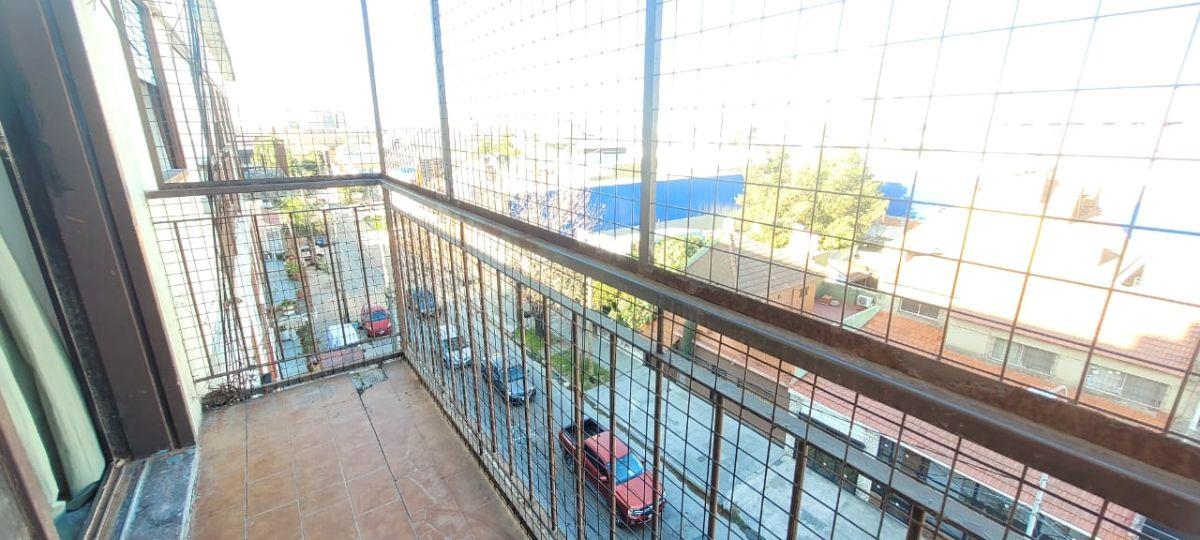 Foto de DEPARTAMENTO 2 AMBIENTES SUPER UBICACION, AMPLIO CON BALCON, imagen 5