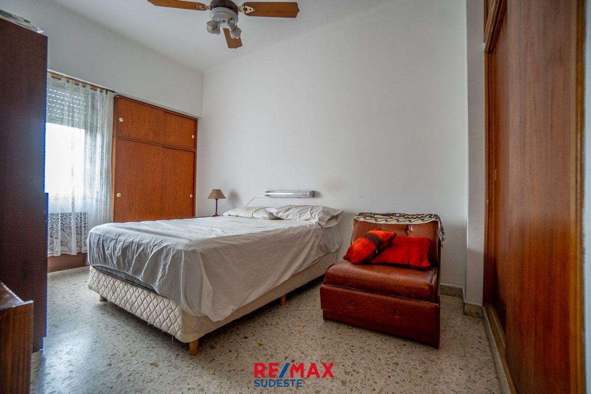 Venta Importante Casa en Barrio Universitario 5
