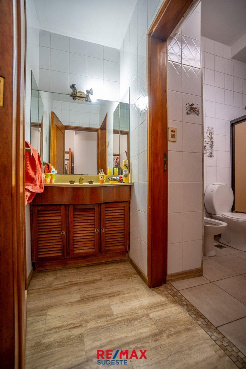 Venta Importante Casa en Barrio Universitario 4