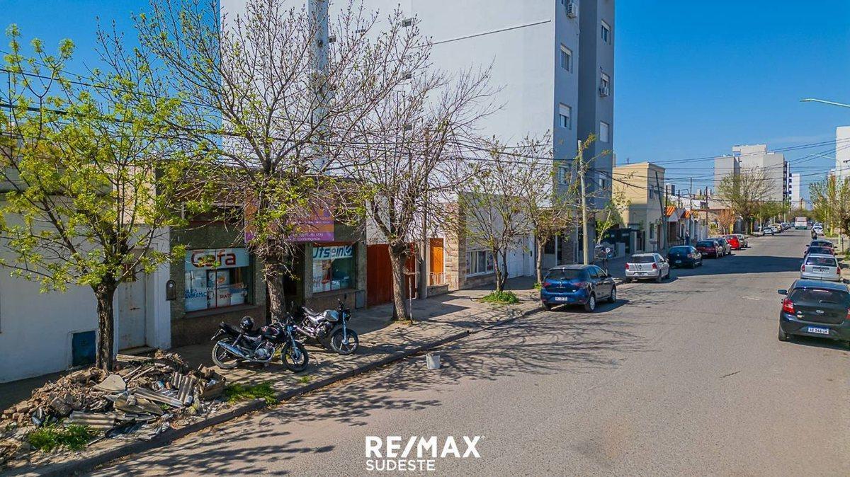 Venta Local C/galpon en Bahia Blanca, Güemes 1175 1