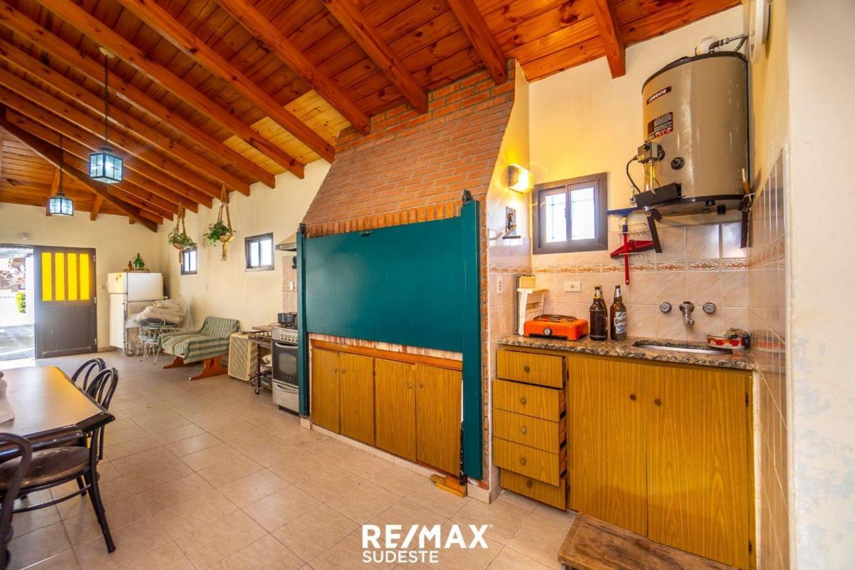 Venta - Casa 3 Dorm. - Quincho y Patio 3