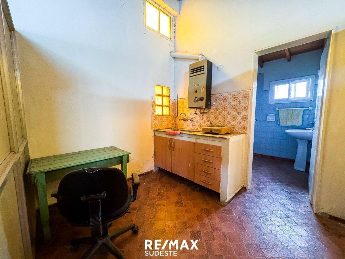 Venta de Gran Lote con 3 Galpones y Oficinas 5