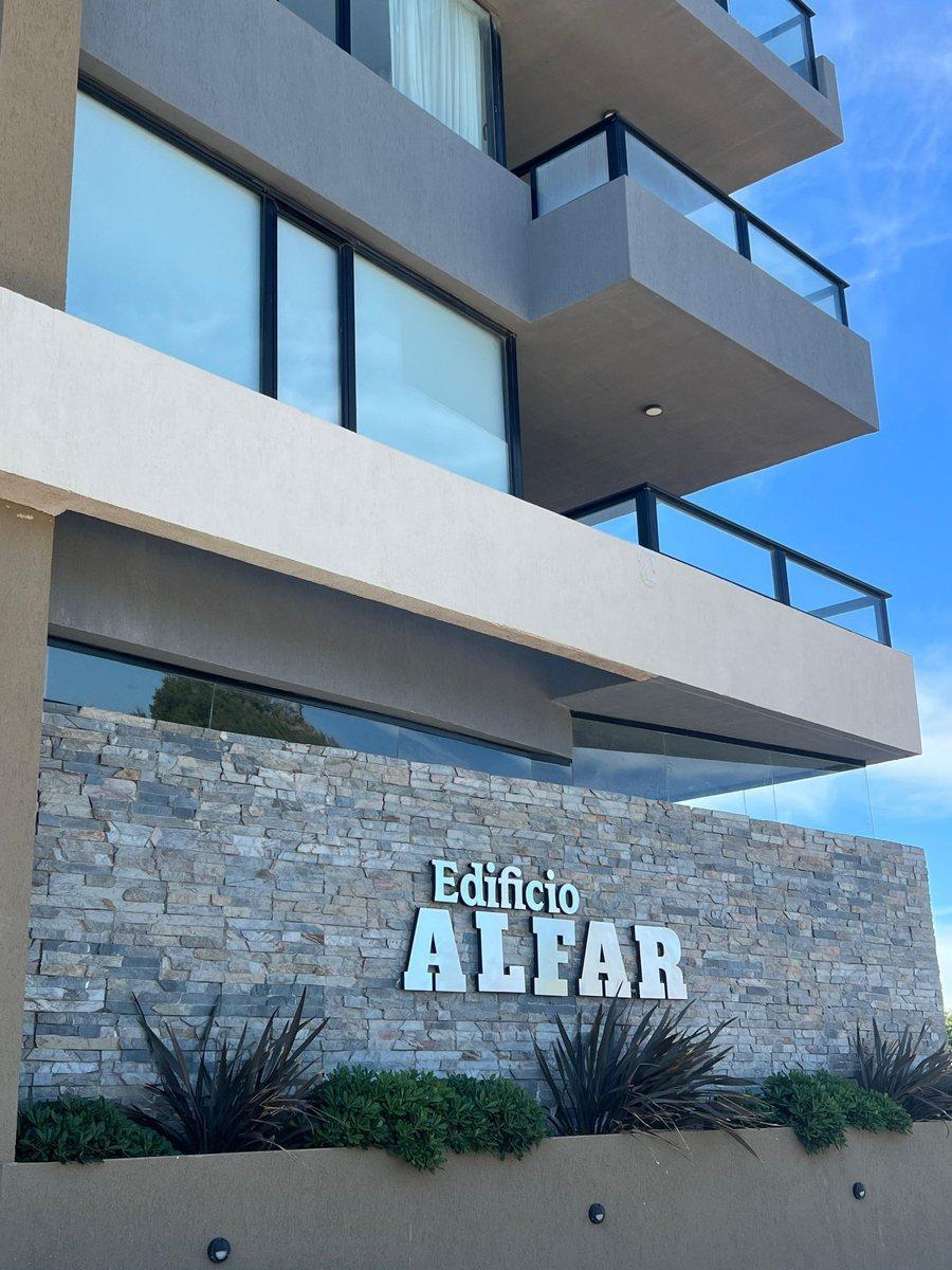 Venta Semi Piso Edificio Alfar Monte del Este 1