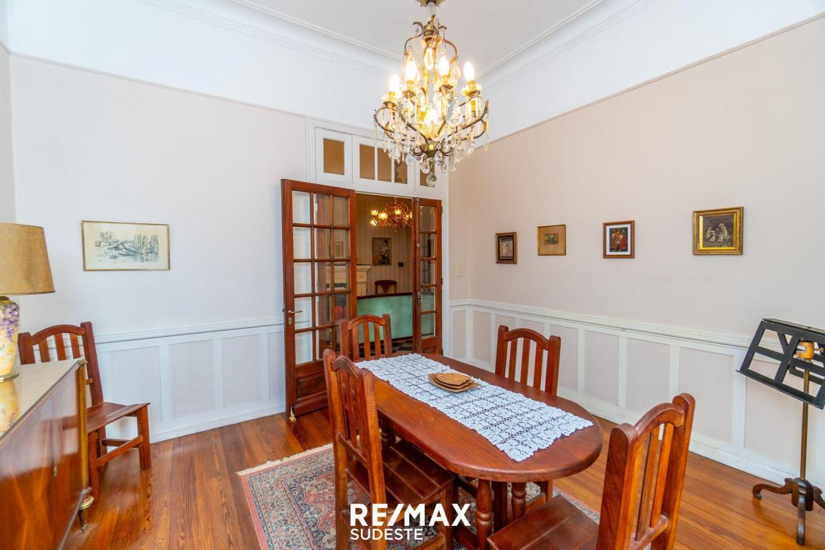 Venta Casa Señorial en Av Colón Al 300 4