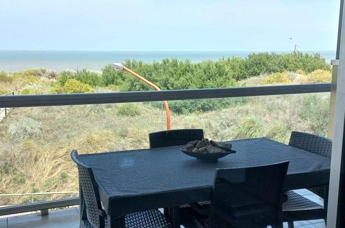 Venta de Dpto de 3 Dorm en Monte Hermoso del Este 2