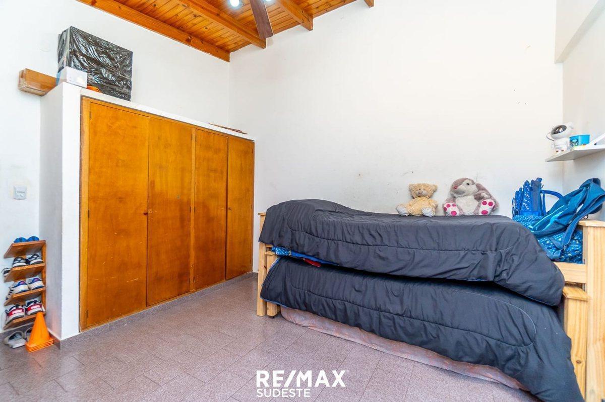 Venta Amplio PH de Dos Dorm. 2