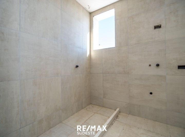 VENTA DEPTO 3 AMB COCHERA CENTRO MONTE HERMOSO 5