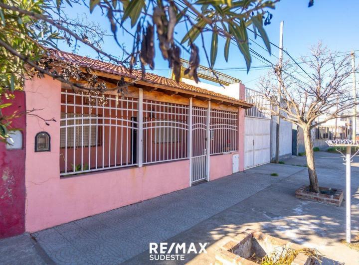 VENTA CASA MAS DEPARTAMENTO Y QUINCHO 2