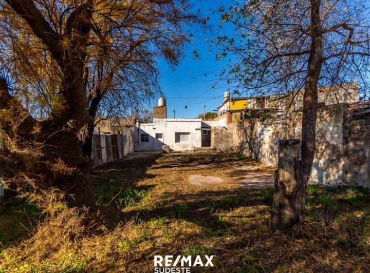 VENTA DE CASA + LOCAL EN V. ROSARIO EN GRAN LOTE 2