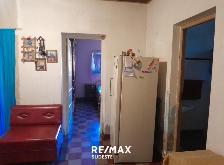 Casa con amplio lote en Tornquist 4