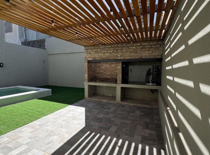 DEPARTAMENTO CON BALCON Y PARRILLA EN PRIMER PISO 5