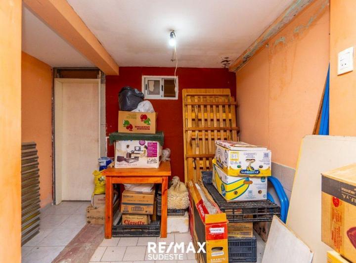 VENTA DE GRAN CASA + QUINCHO EN BARRIO LUJAN 5