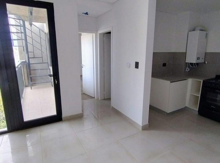 DEPARTAMENTO CON BALCON ,TERRAZA PROPIA Y PILETA 4