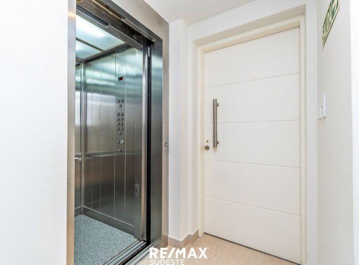 VENTA DE EXCLUSIVO PISO FRENTE AL MAR (M HERMOSO) 3