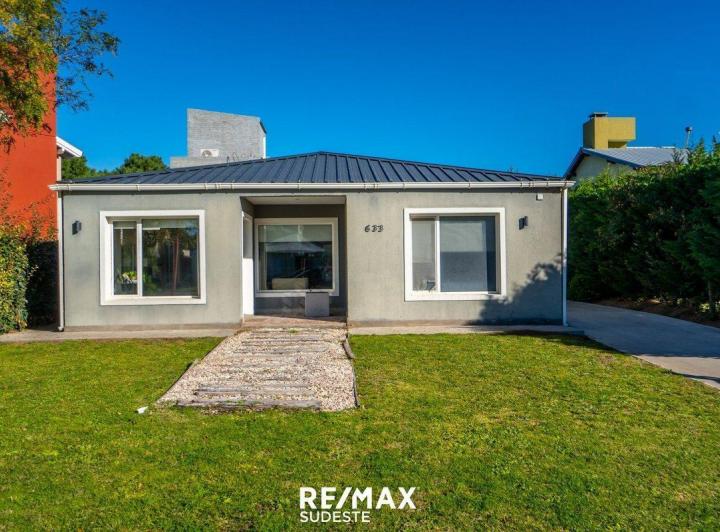 VENTA ESPECTACULAR CASA EN MONTE DEL ESTE 3