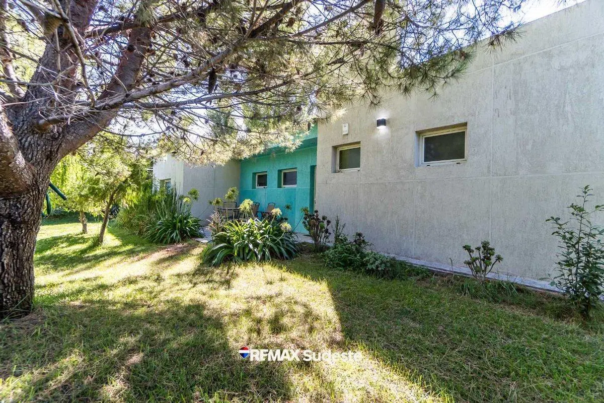 Hermosa casa con pileta 3