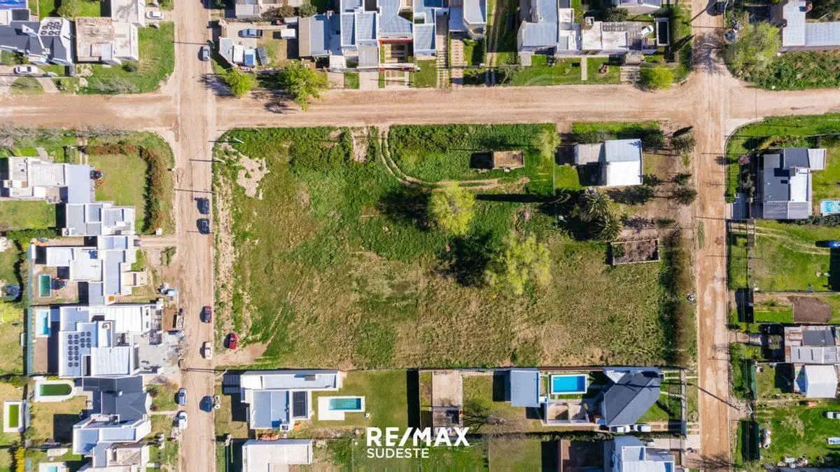 LOTE EN VENTA SOBRE YAPEYU 3