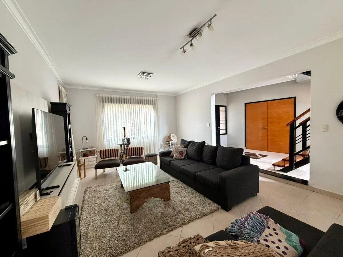IMPORTANTE CASA EN VENTA BARRIO PALOS VERDES 5