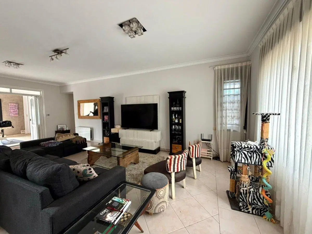 IMPORTANTE CASA EN VENTA BARRIO PALOS VERDES 4