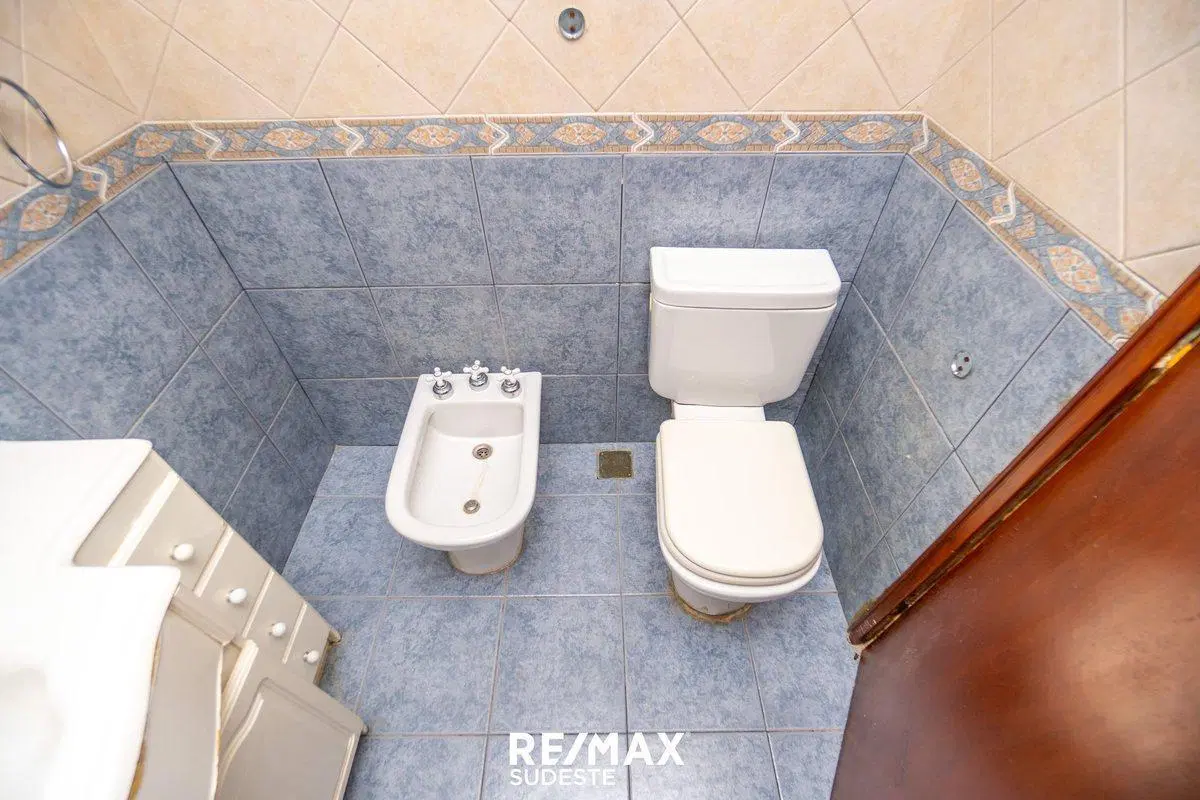VENTA CASA CARONTI 700 ESPECTACULAR UBICACIÓN 4