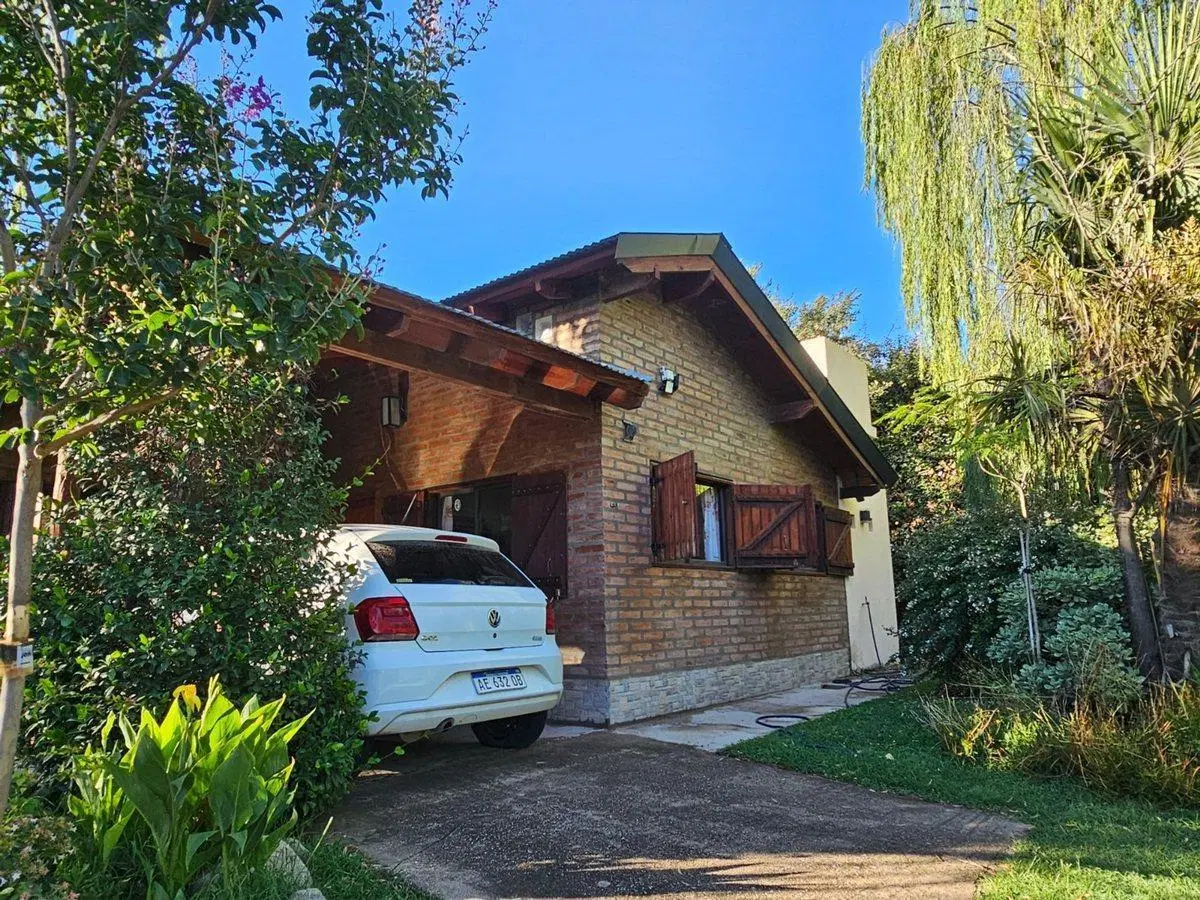BARRIO GOLF  CASA CON GRAN PARQUE !! 3
