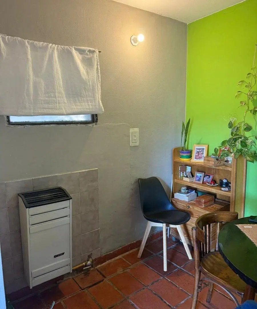 Casa modesta en plena Av San Martin 4