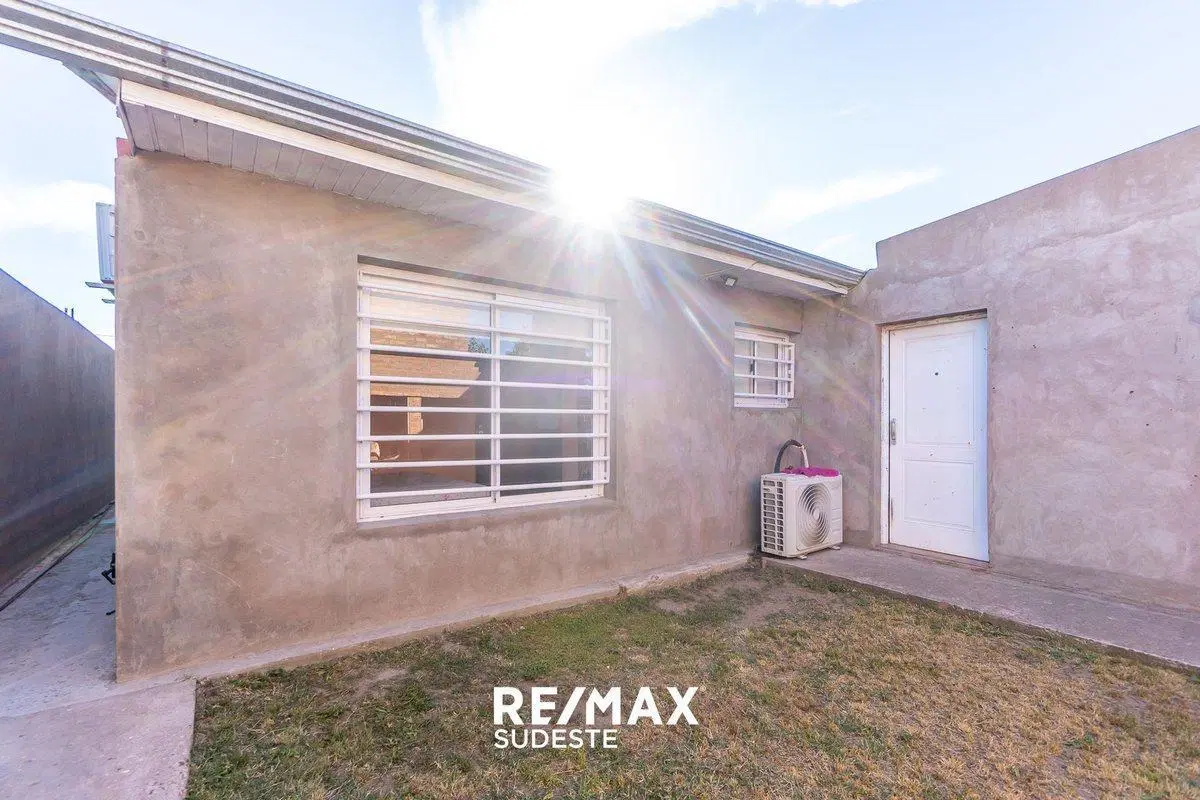 Venta casa 2 dormitorios con quincho 4