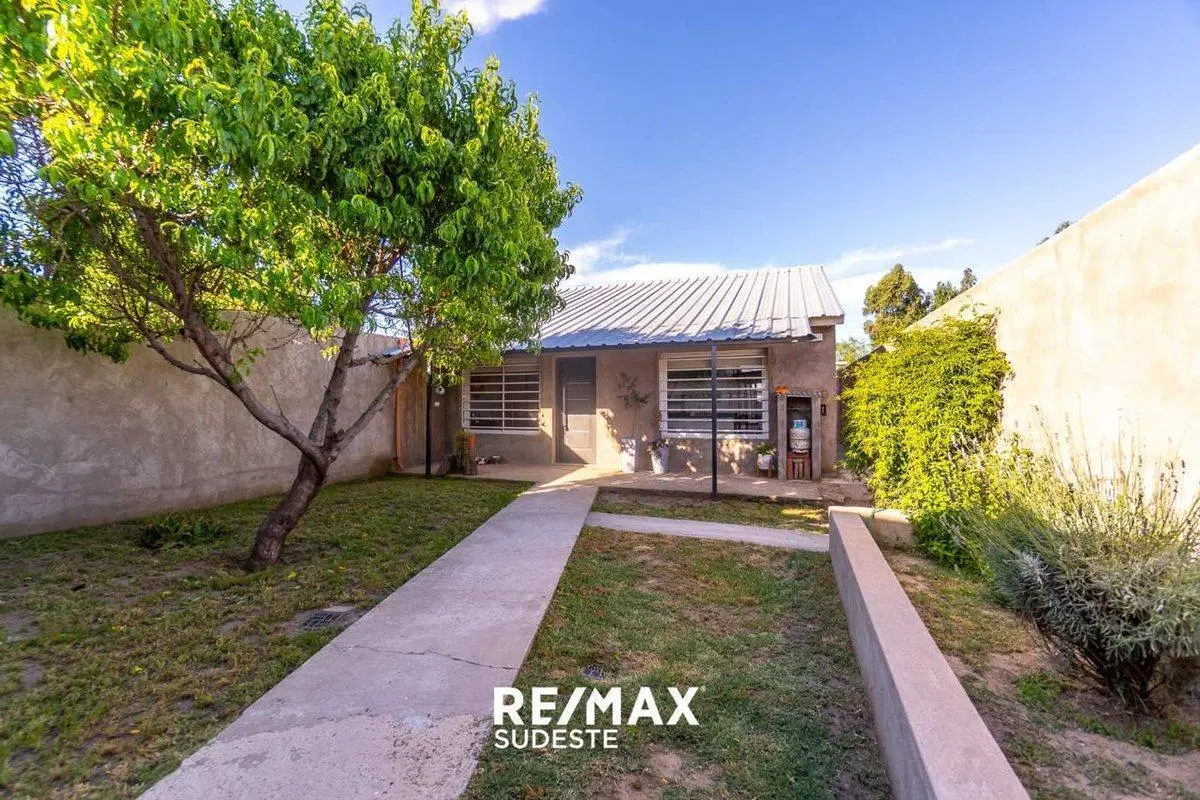 Venta casa 2 dormitorios con quincho 5