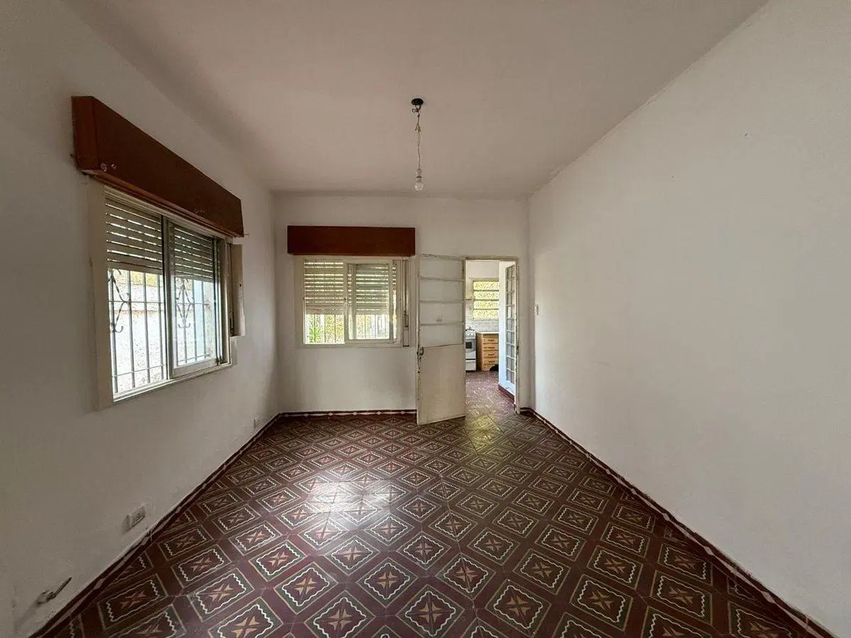 Casa céntrica 2 dormitorios con patio apta crédito 3