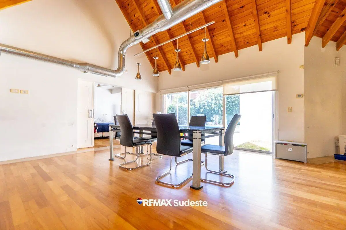 CASA EN BARRIO PRIVADO SOLARES NORTE 4