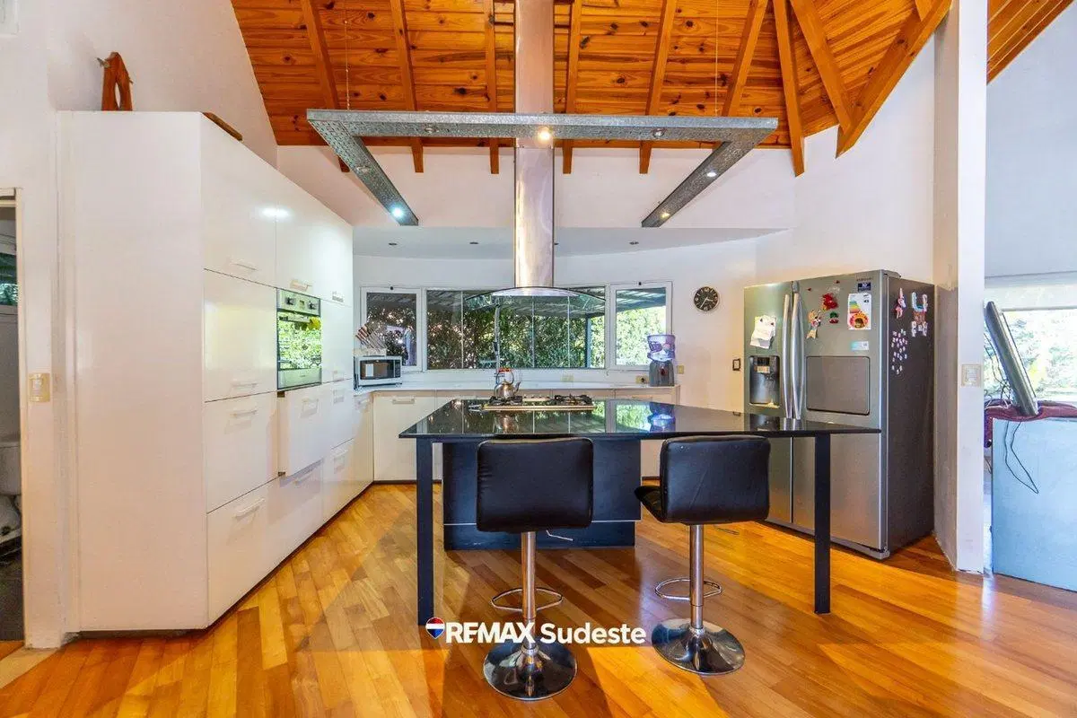 CASA EN BARRIO PRIVADO SOLARES NORTE 2