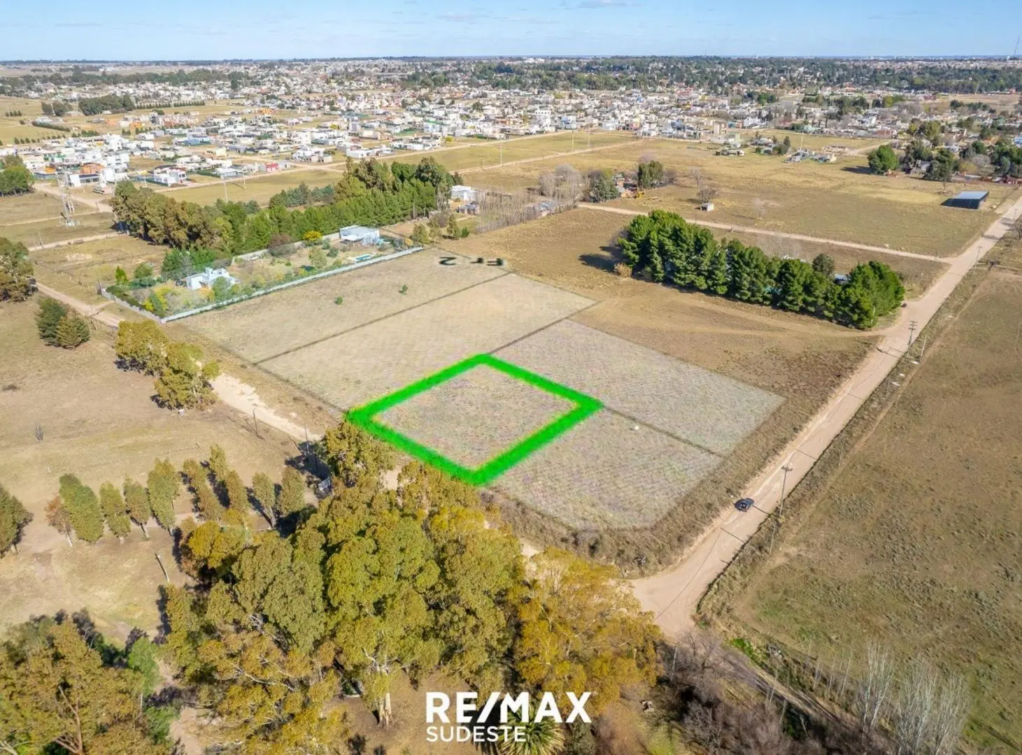 Lote de 1800 m2 a minutos del centro 5