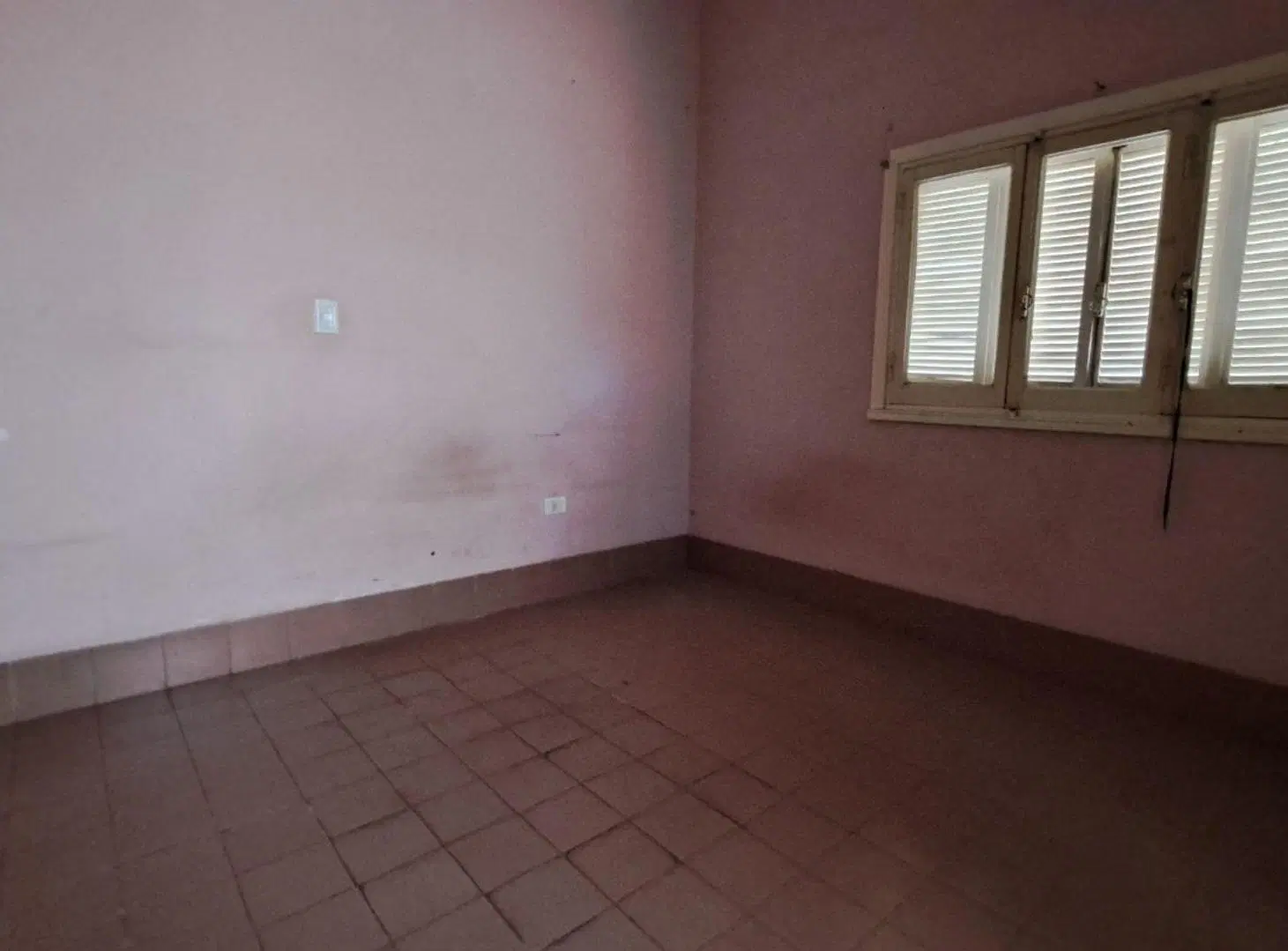 VENTA CASA 2 DORMITORIOS A REFACCIONAR CON PATIO 5