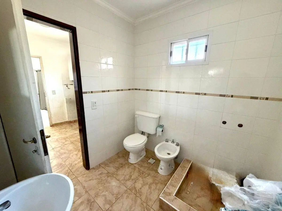 Casa a terminar + Salon al frente 2