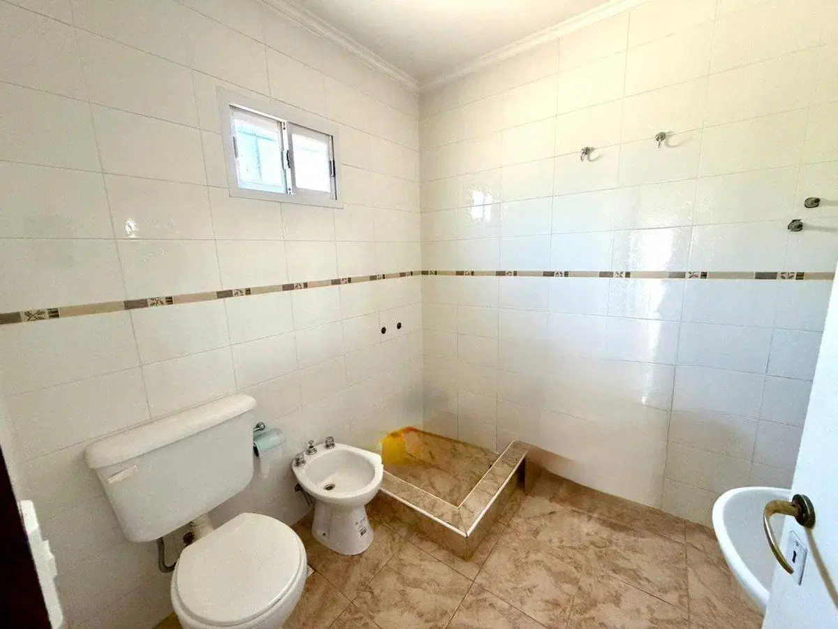 Casa a terminar + Salon al frente 5