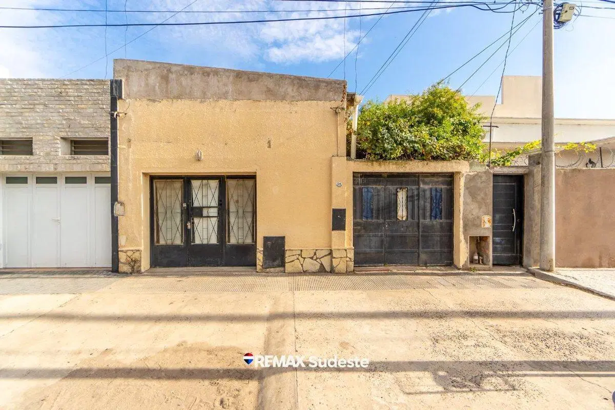 Venta casa a refaccionar Undiano 1589 2
