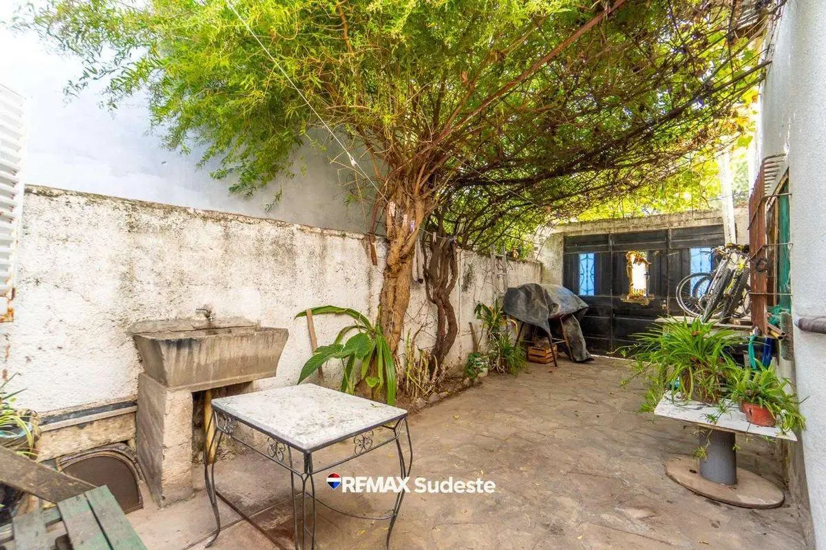 Venta casa a refaccionar Undiano 1589 4