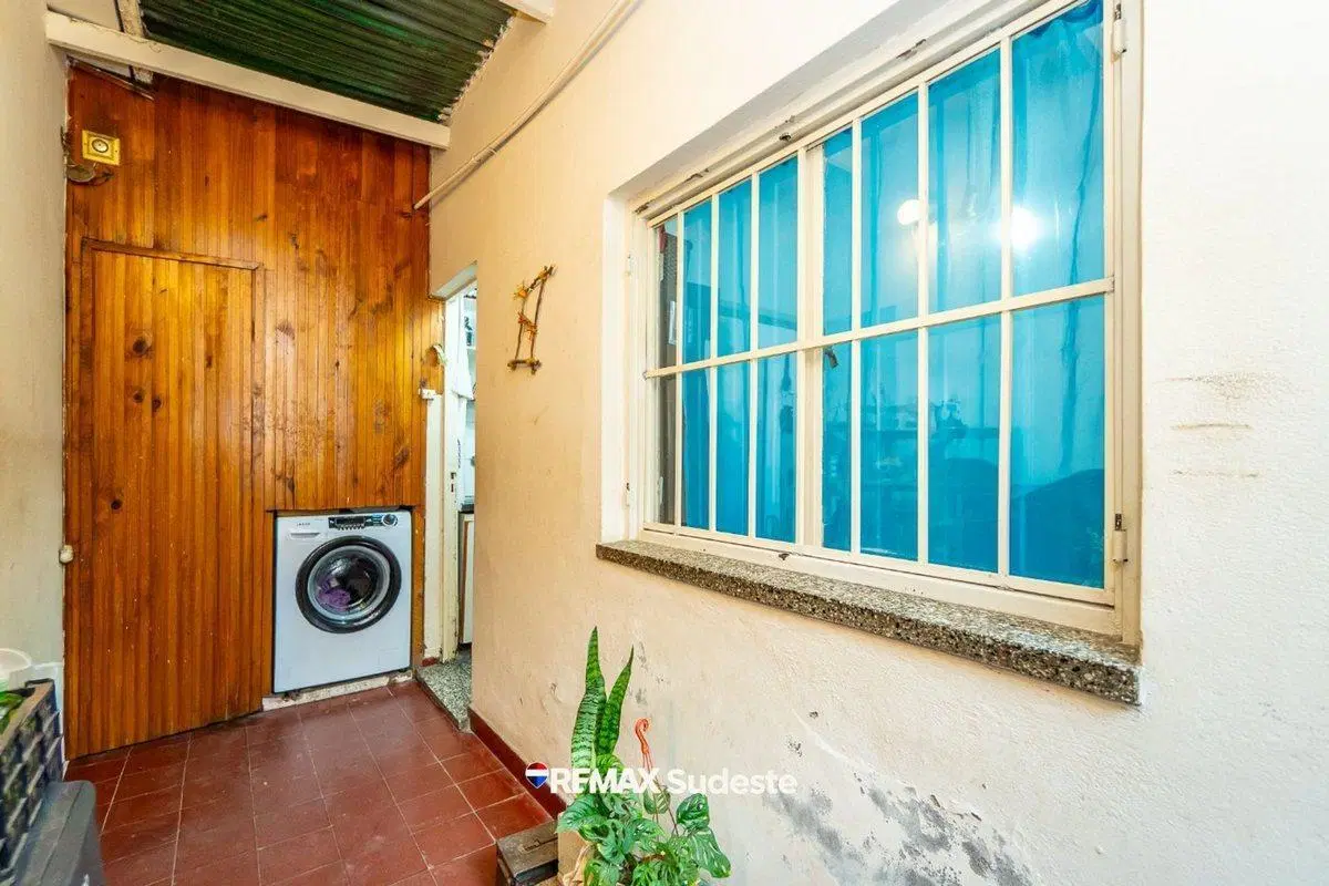 Venta casa a refaccionar Undiano 1589 5