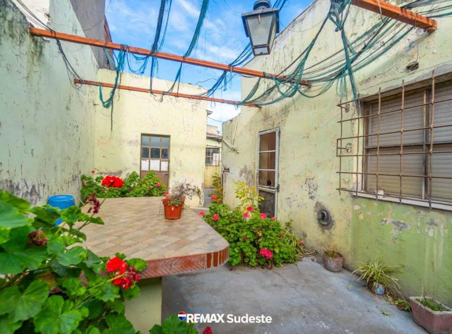 VENTA CASA DOS DORMITORIOS CON GARAGE Y PATIO 2