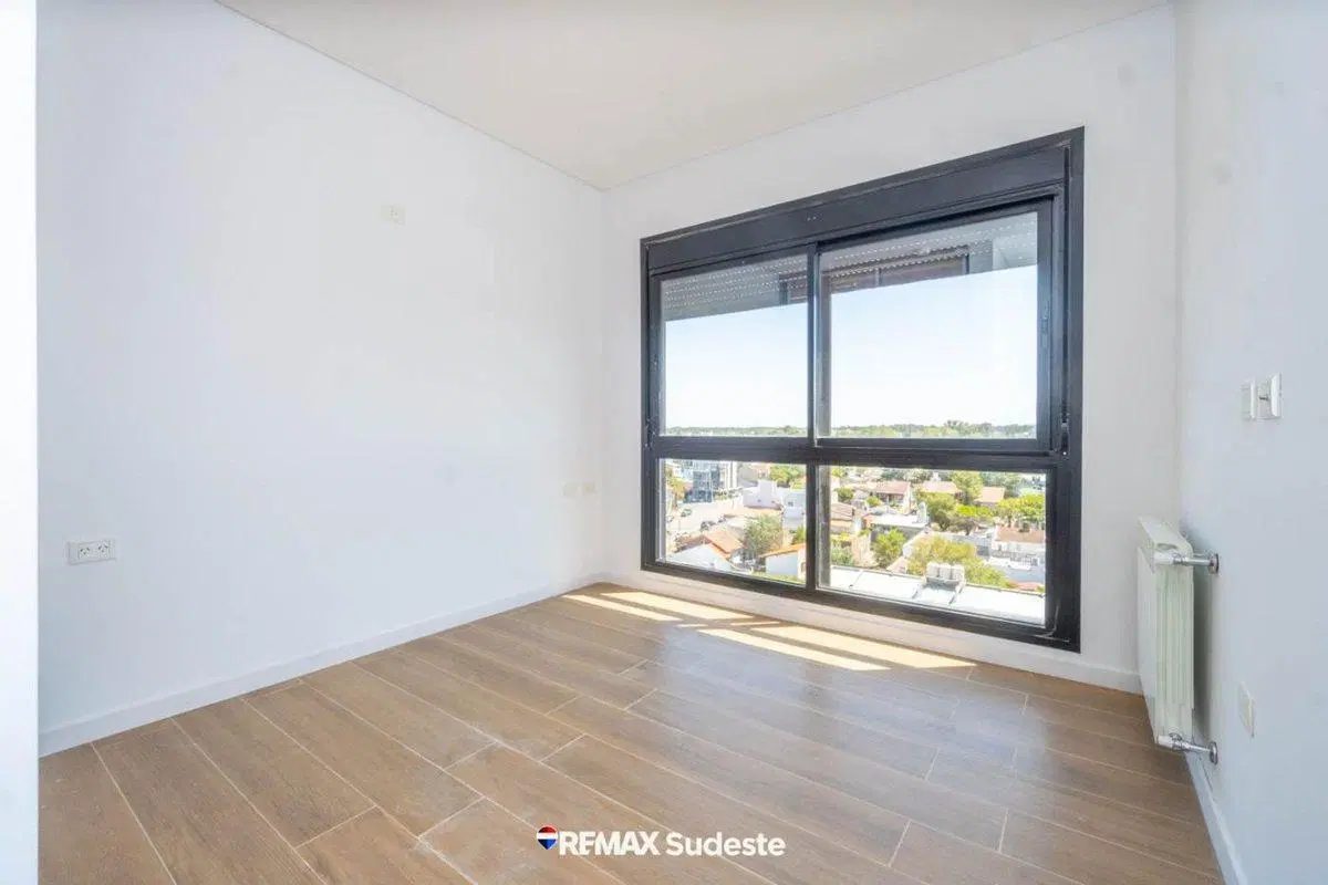 VENTA DEPTO 3 AMB COCHERA CENTRO MONTE HERMOSO 3