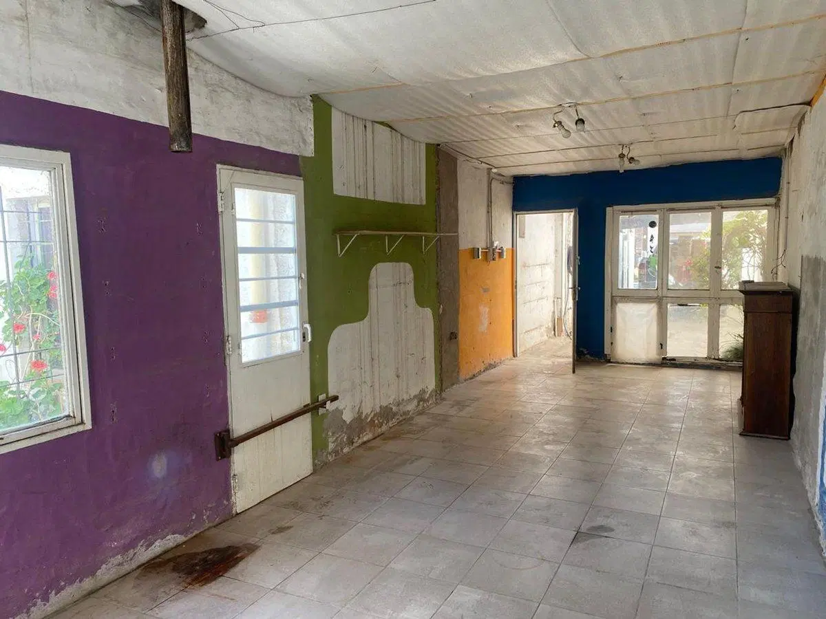 Vendo Casa ideal salón o deposito. 2