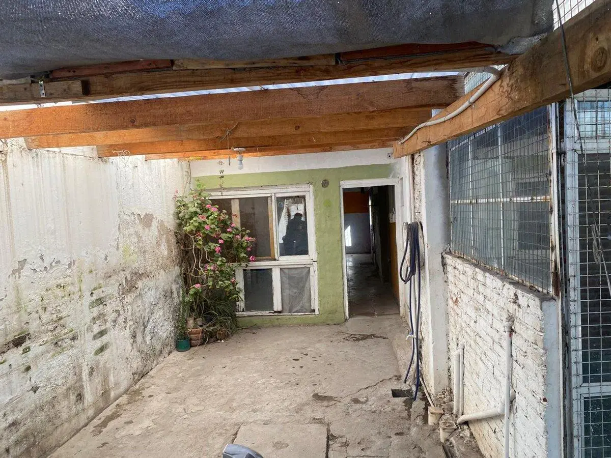 Vendo Casa ideal salón o deposito. 5