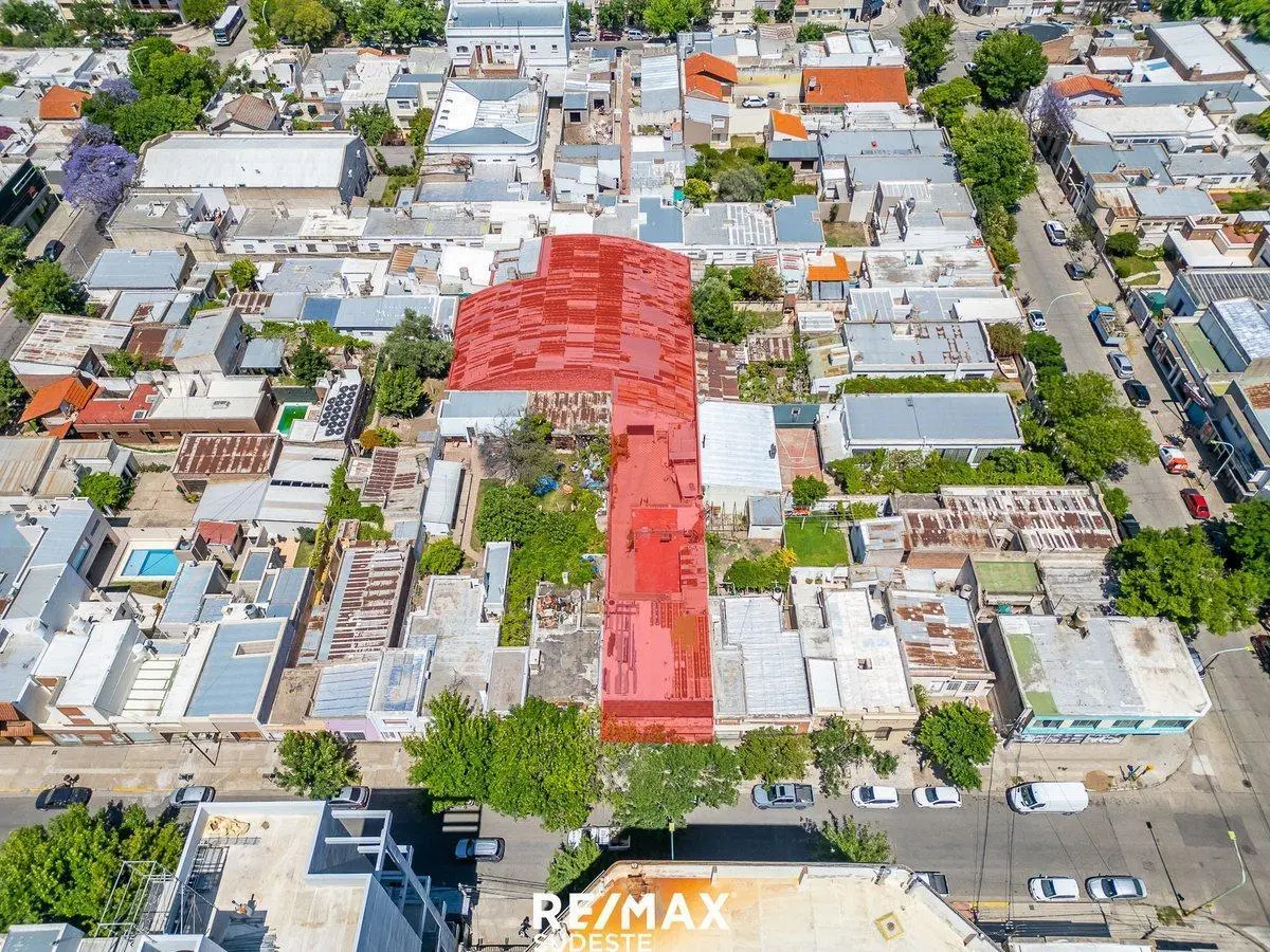 VENTA LOTE + CASAS + LOCAL EN EL MACROCENTRO 5